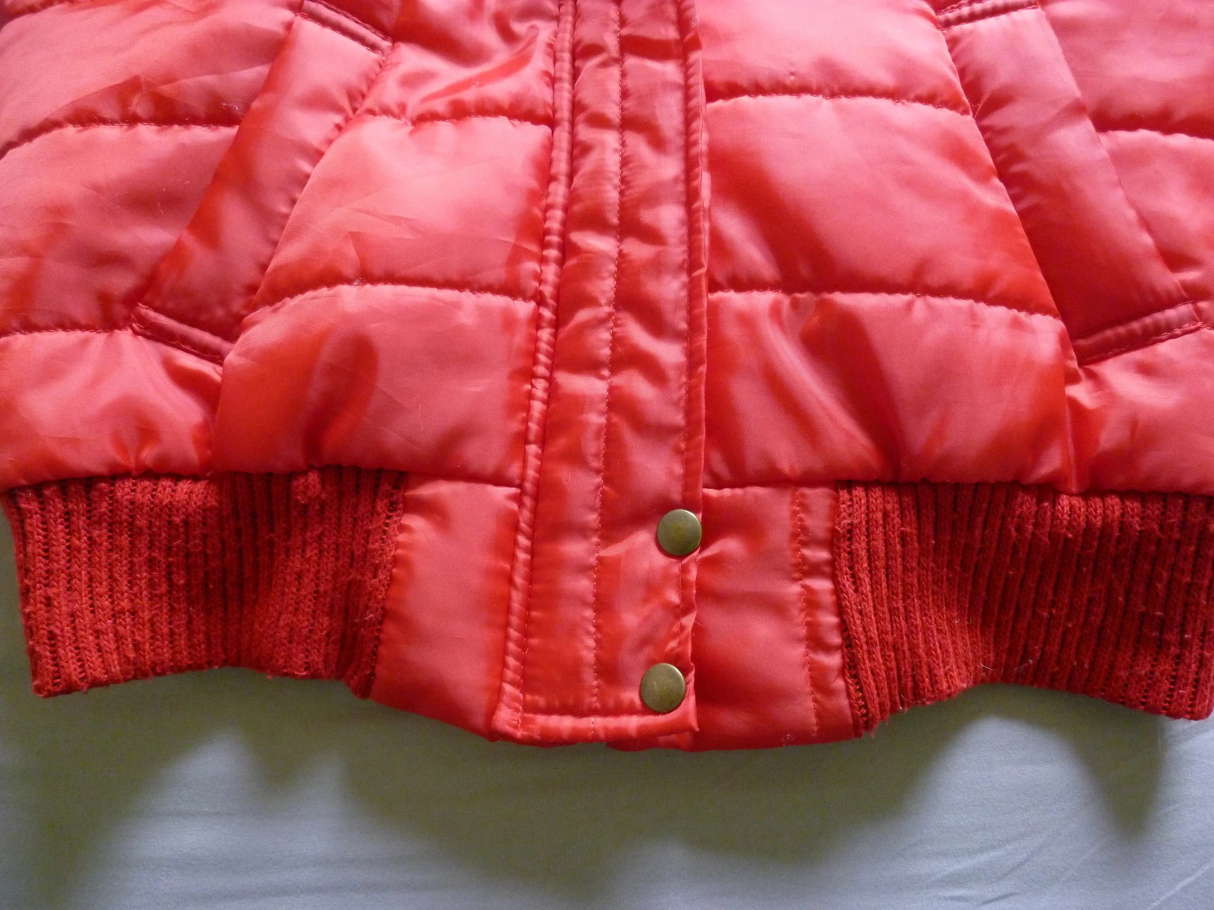 Sleeveless down jacket with hood – photo 5
